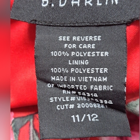 B. Darling Floral Dress With A Back Cut Out - Picture 6 of 12